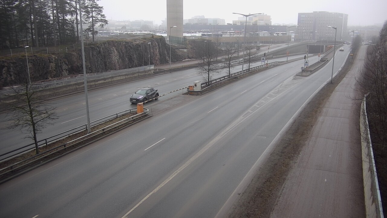 Weather Camera Image Väg 100 Helsingfors Skogsbackavägen, Ilmala, Helsinki, Uusimaa