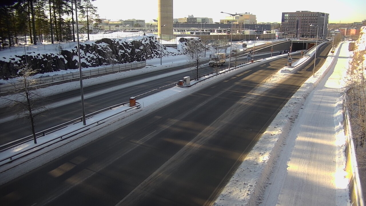 Weather Camera Image Väg 100 Helsingfors Skogsbackavägen, Ilmala, Helsinki, Uusimaa