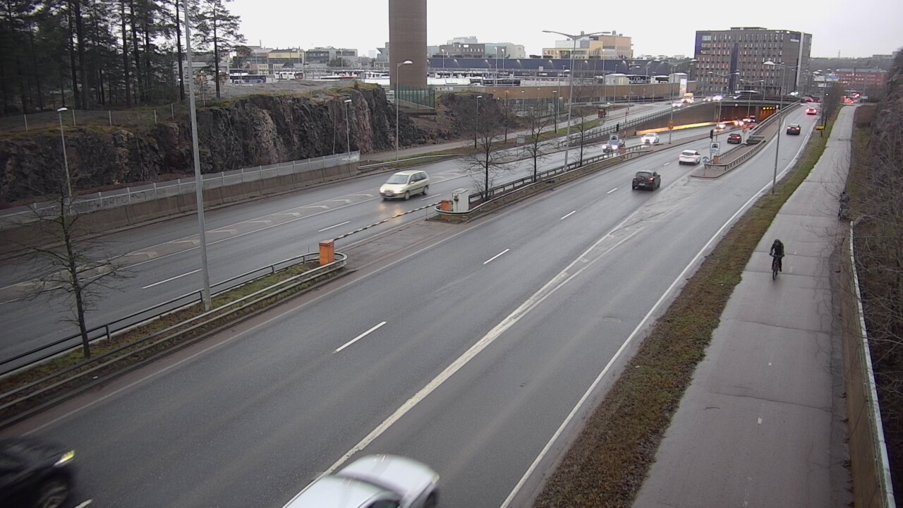 Weather Camera Image Road 100 Helsinki Hakamäentie, Ilmala, Helsinki, Uusimaa