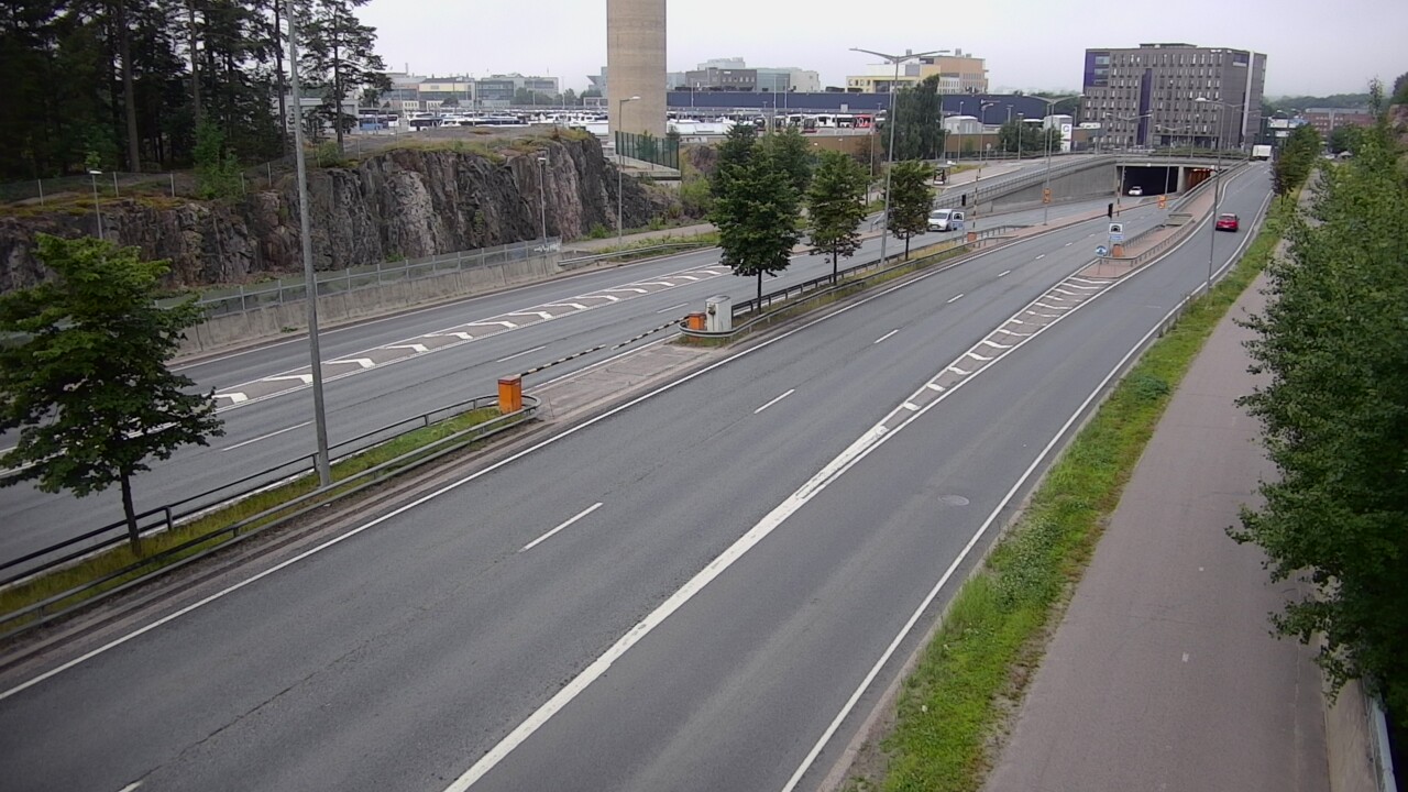 Weather Camera Image Road 100 Helsinki Hakamäentie, Ilmala, Helsinki, Uusimaa