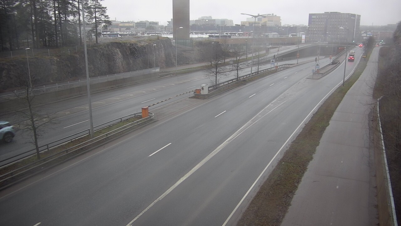 Weather Camera Image Väg 100 Helsingfors Skogsbackavägen, Ilmala, Helsinki, Uusimaa