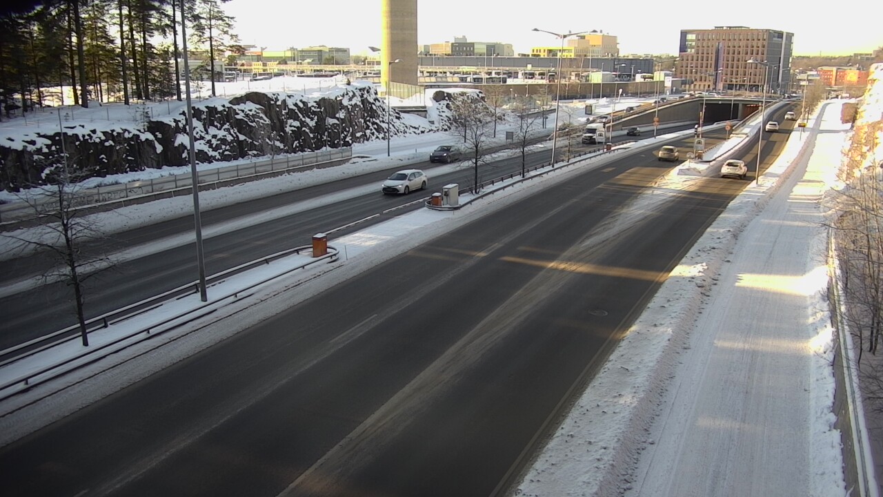Weather Camera Image Väg 100 Helsingfors Skogsbackavägen, Ilmala, Helsinki, Uusimaa