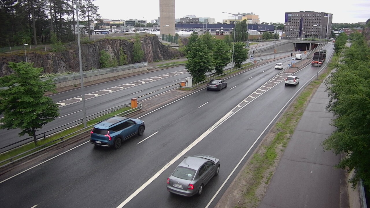 Weather Camera Image Road 100 Helsinki Hakamäentie, Ilmala, Helsinki, Uusimaa