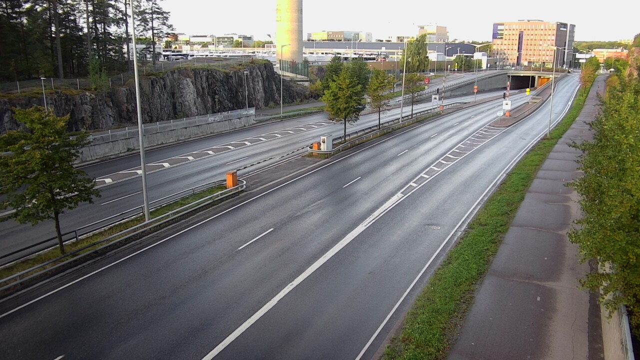 Weather Camera Image Road 100 Helsinki Hakamäentie, Ilmala, Helsinki, Uusimaa