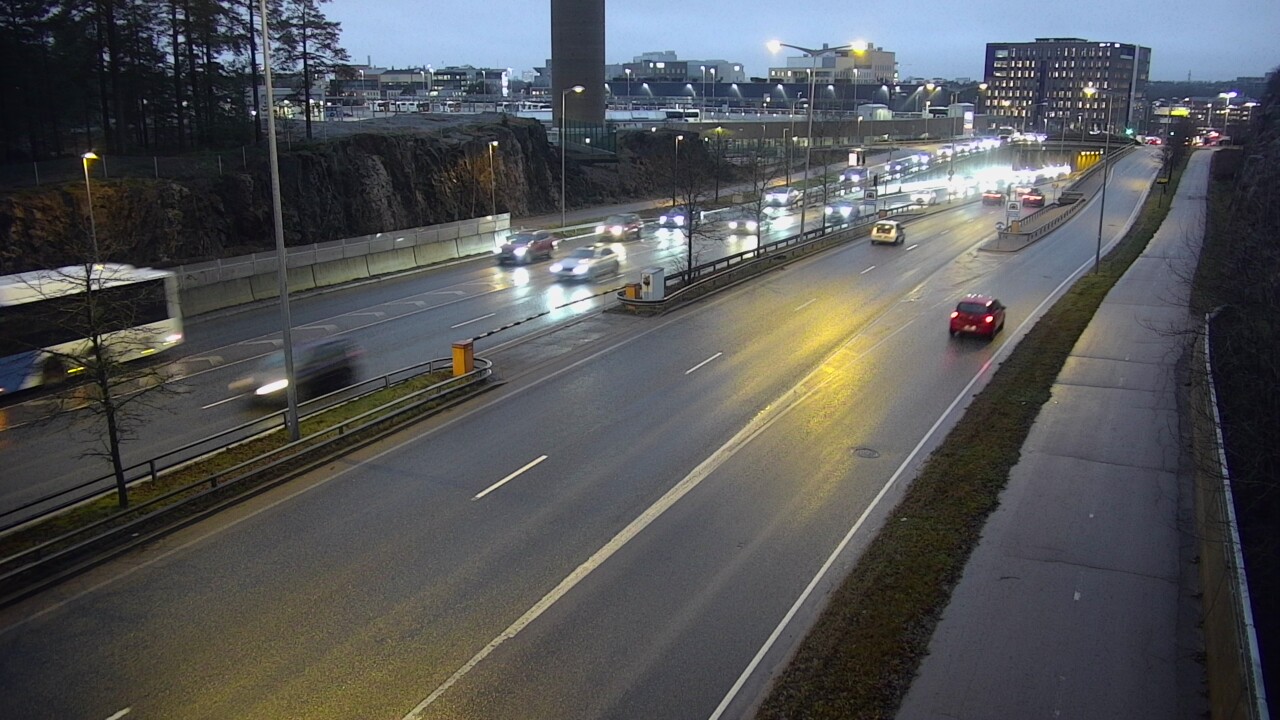 Weather Camera Image Road 100 Helsinki Hakamäentie, Ilmala, Helsinki, Uusimaa