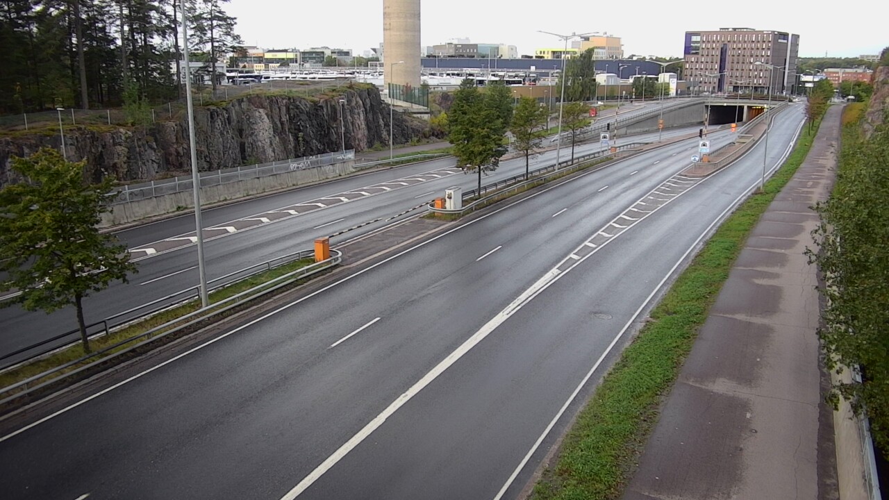 Weather Camera Image Road 100 Helsinki Hakamäentie, Ilmala, Helsinki, Uusimaa