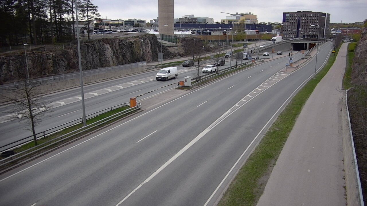Weather Camera Image Väg 100 Helsingfors Skogsbackavägen, Ilmala, Helsinki, Uusimaa