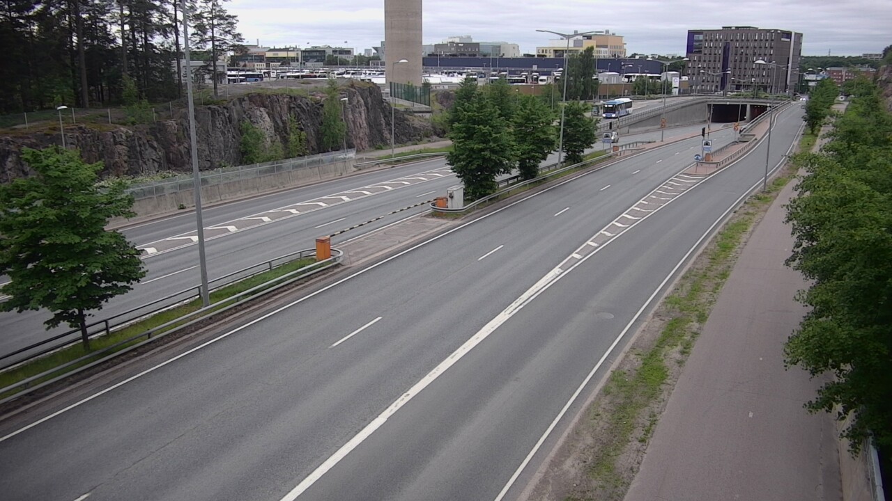 Weather Camera Image Väg 100 Helsingfors Skogsbackavägen, Ilmala, Helsinki, Uusimaa
