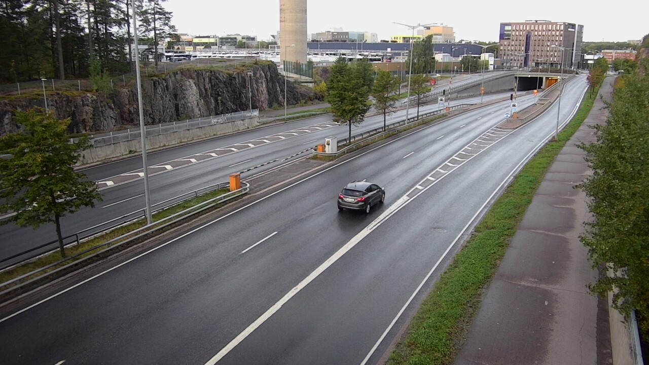 Weather Camera Image Road 100 Helsinki Hakamäentie, Ilmala, Helsinki, Uusimaa
