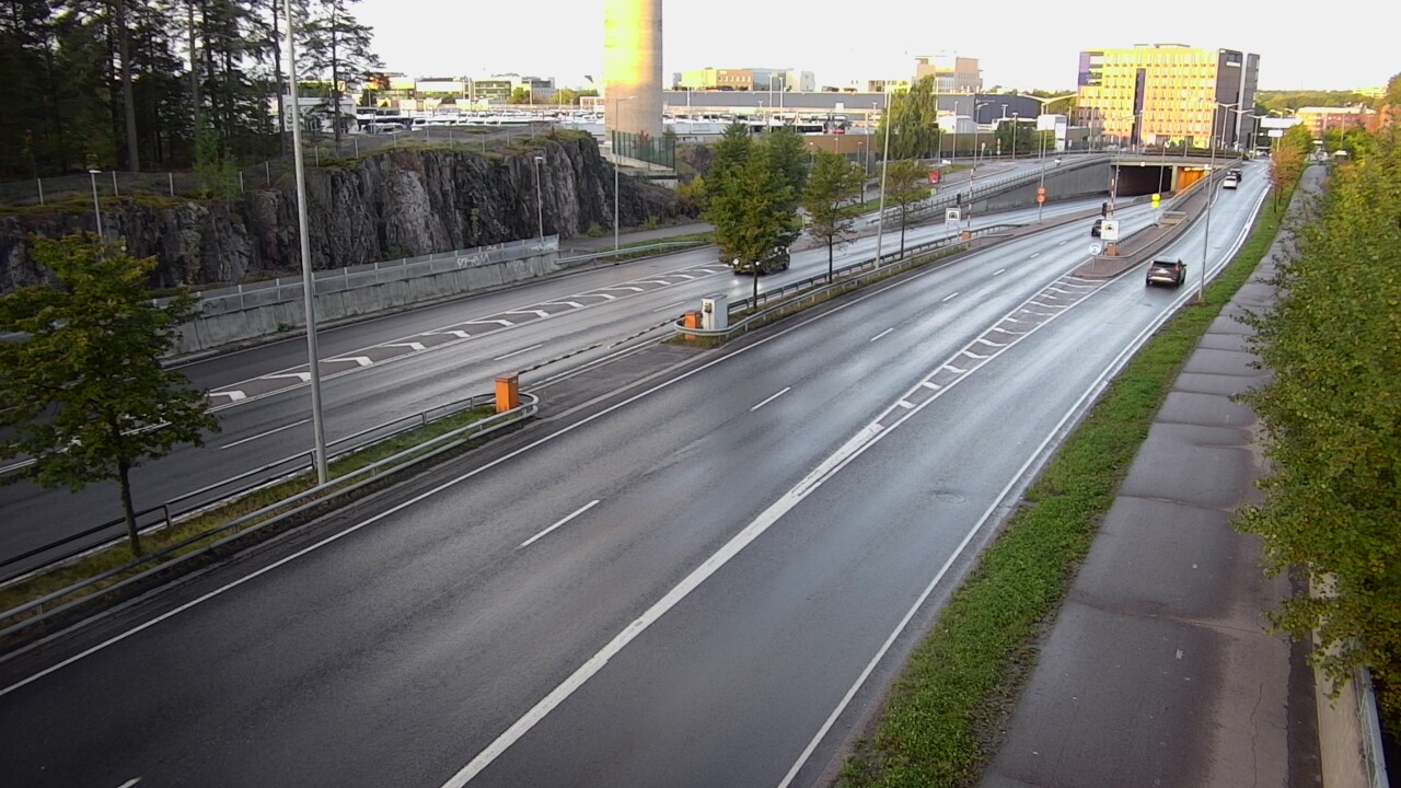Weather Camera Image Road 100 Helsinki Hakamäentie, Ilmala, Helsinki, Uusimaa