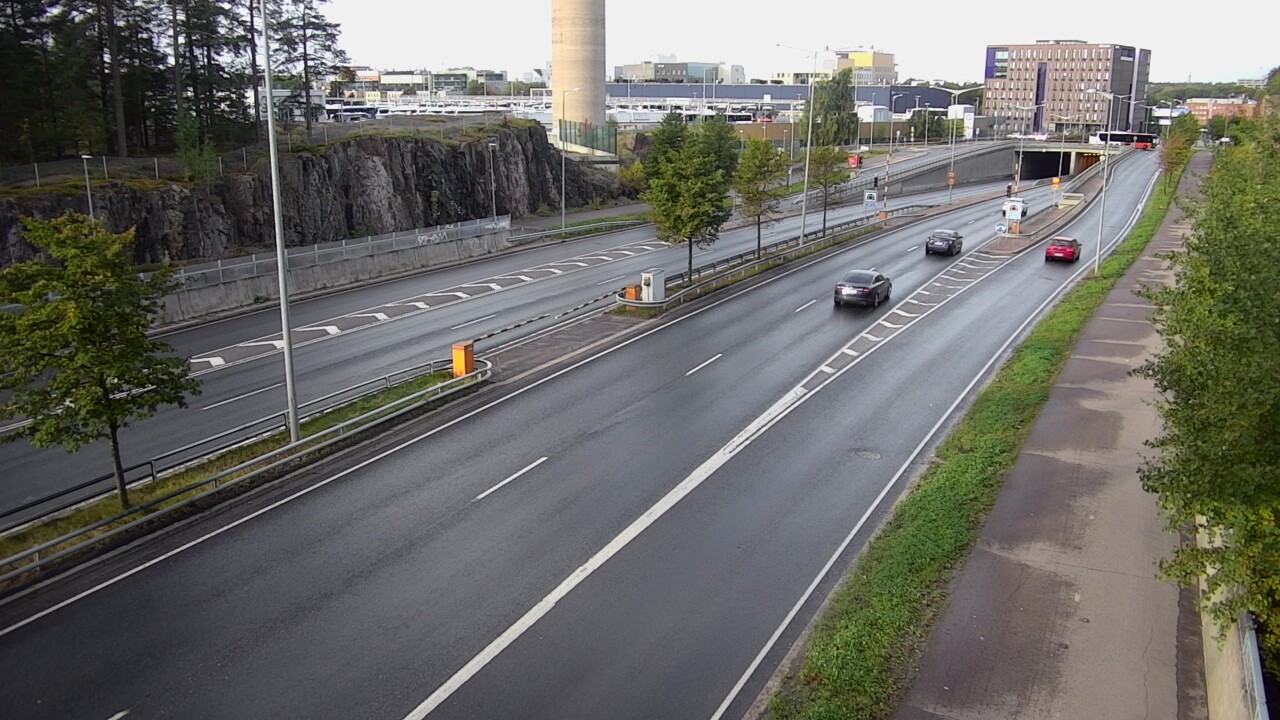 Weather Camera Image Road 100 Helsinki Hakamäentie, Ilmala, Helsinki, Uusimaa
