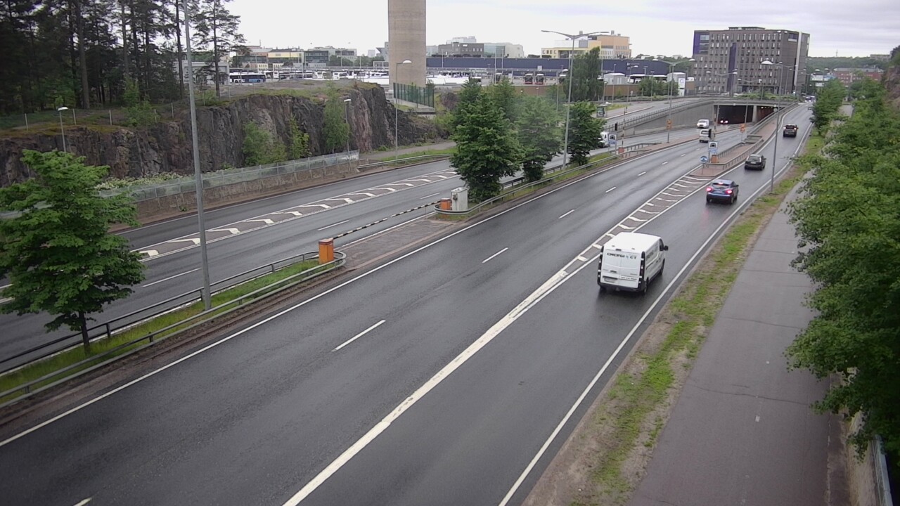 Weather Camera Image Road 100 Helsinki Hakamäentie, Ilmala, Helsinki, Uusimaa