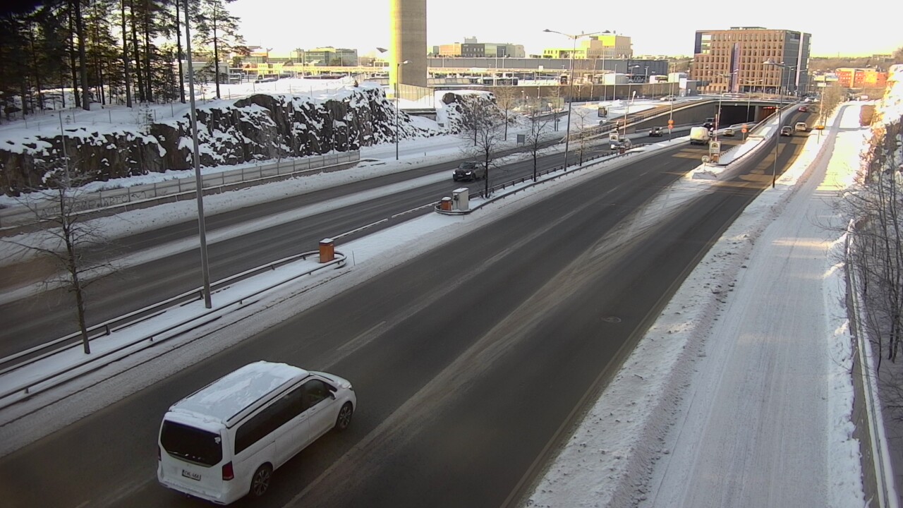 Weather Camera Image Väg 100 Helsingfors Skogsbackavägen, Ilmala, Helsinki, Uusimaa
