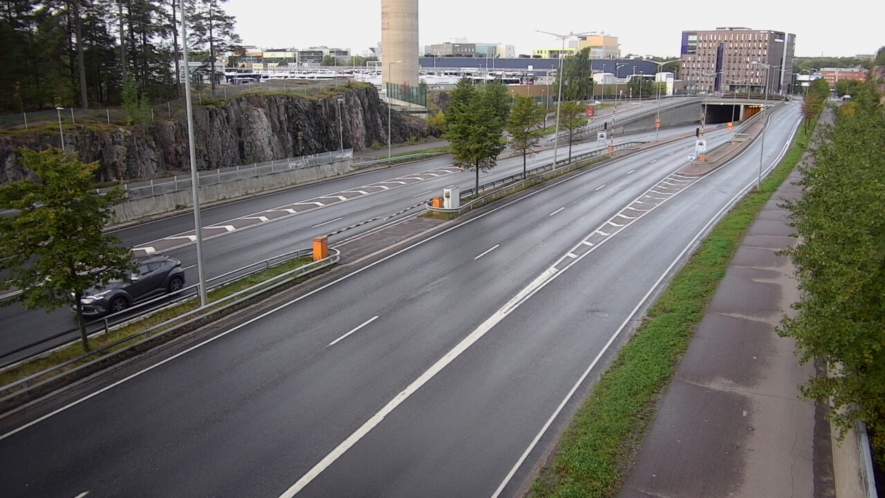 Weather Camera Image Road 100 Helsinki Hakamäentie, Ilmala, Helsinki, Uusimaa
