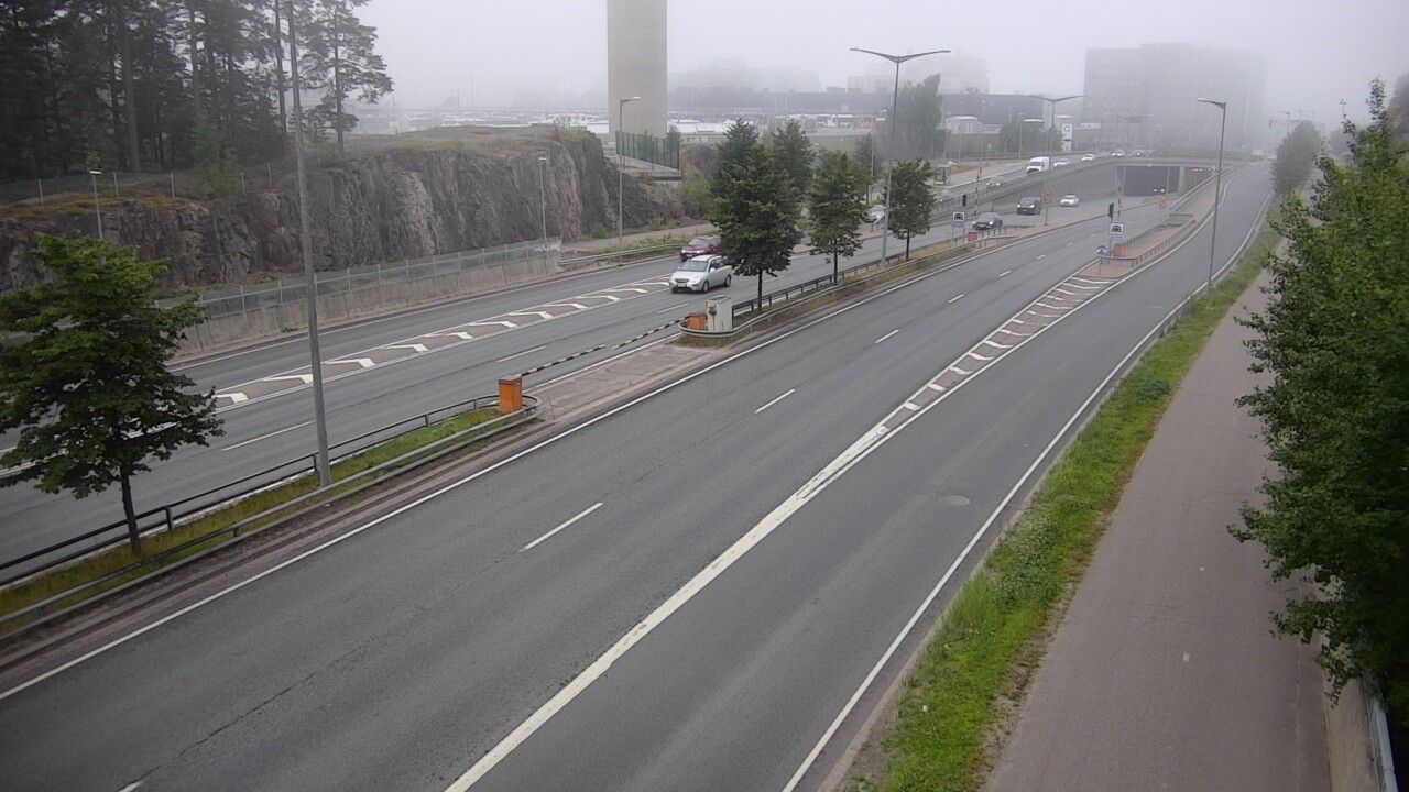 Weather Camera Image Road 100 Helsinki Hakamäentie, Ilmala, Helsinki, Uusimaa