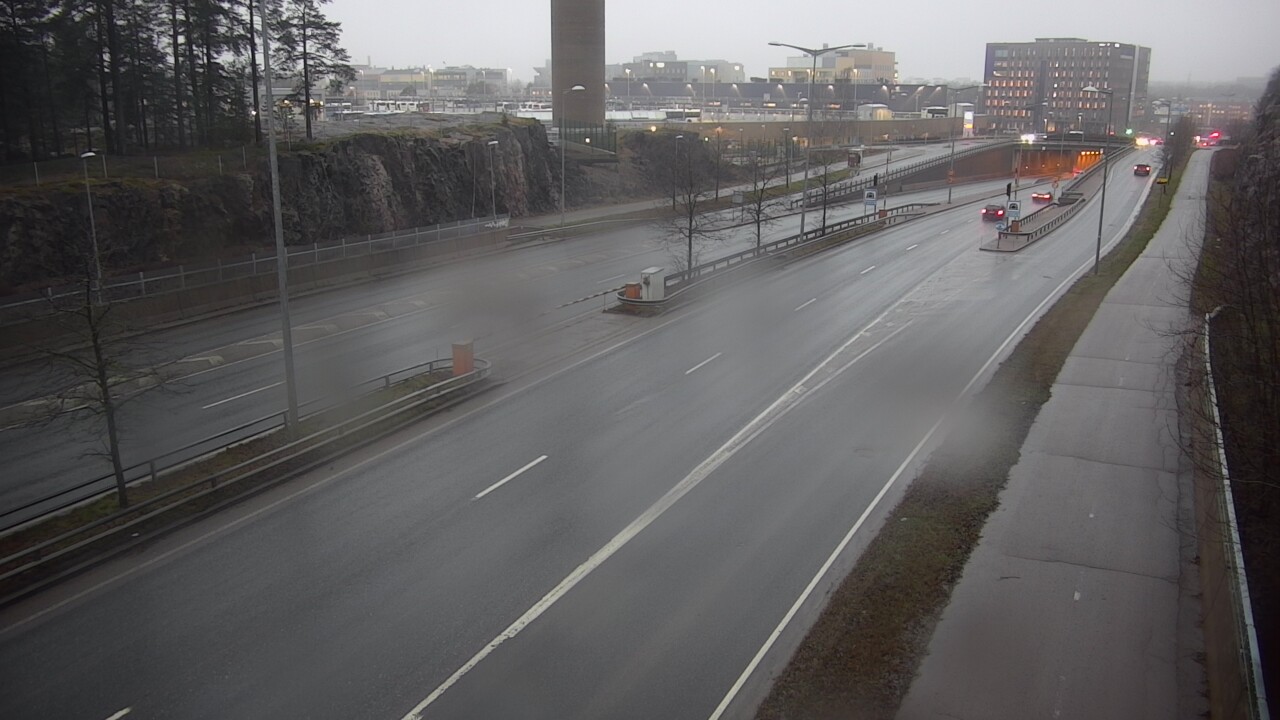 Weather Camera Image Väg 100 Helsingfors Skogsbackavägen, Ilmala, Helsinki, Uusimaa