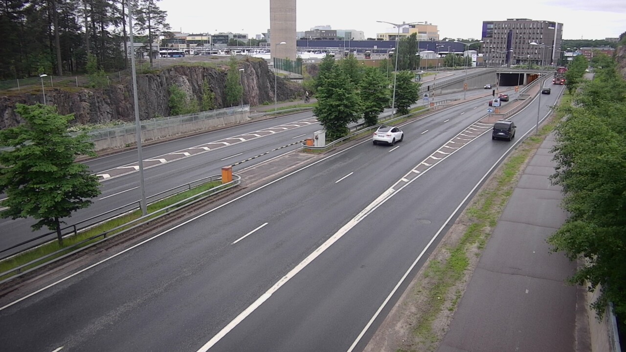 Weather Camera Image Road 100 Helsinki Hakamäentie, Ilmala, Helsinki, Uusimaa