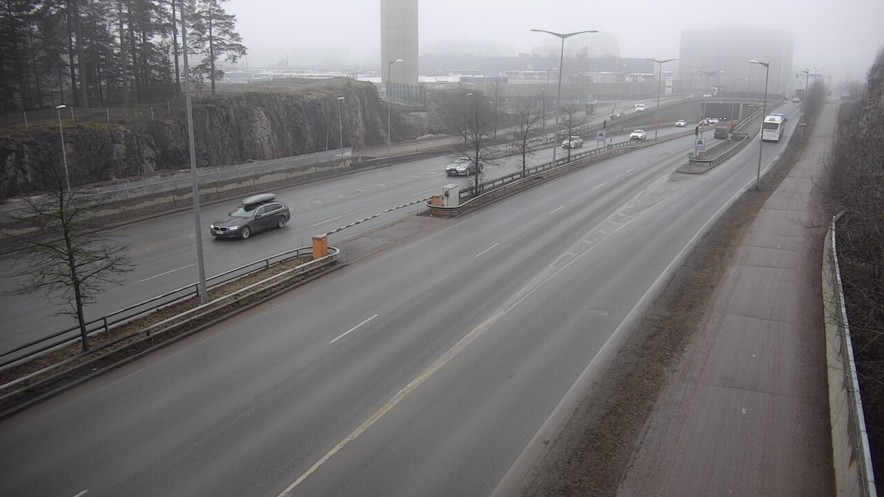Weather Camera Image Väg 100 Helsingfors Skogsbackavägen, Ilmala, Helsinki, Uusimaa