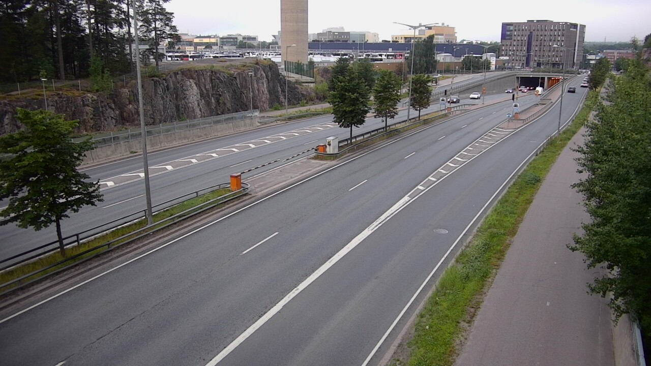Weather Camera Image Road 100 Helsinki Hakamäentie, Ilmala, Helsinki, Uusimaa