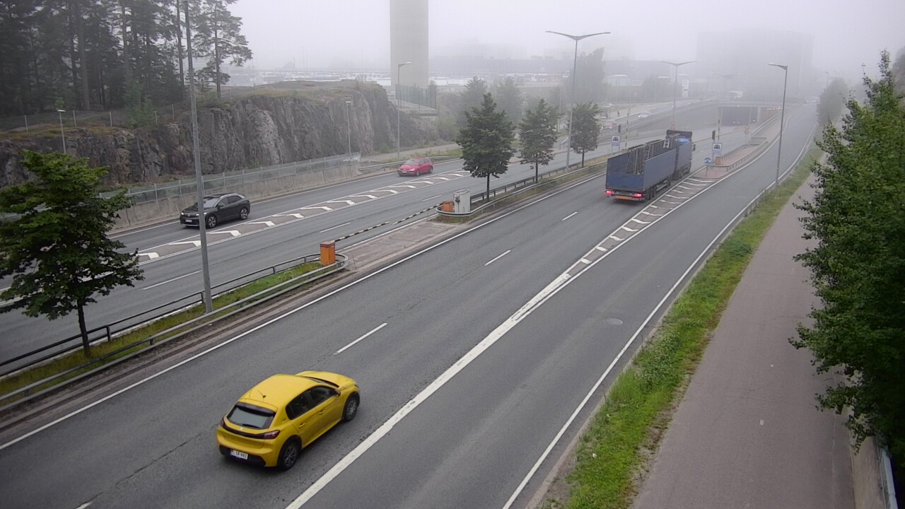 Weather Camera Image Road 100 Helsinki Hakamäentie, Ilmala, Helsinki, Uusimaa