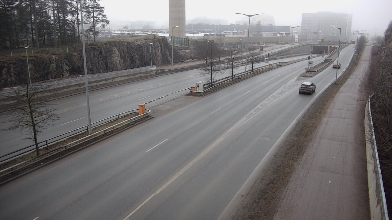 Weather Camera Image Väg 100 Helsingfors Skogsbackavägen, Ilmala, Helsinki, Uusimaa