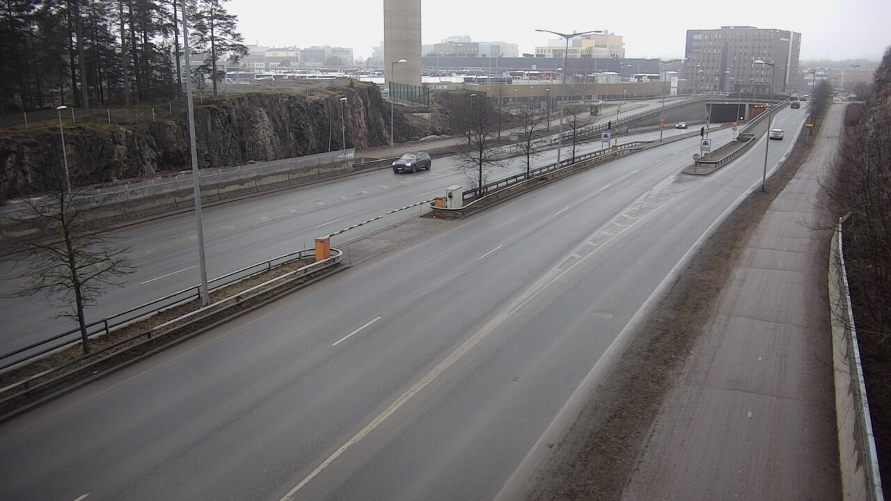 Weather Camera Image Väg 100 Helsingfors Skogsbackavägen, Ilmala, Helsinki, Uusimaa