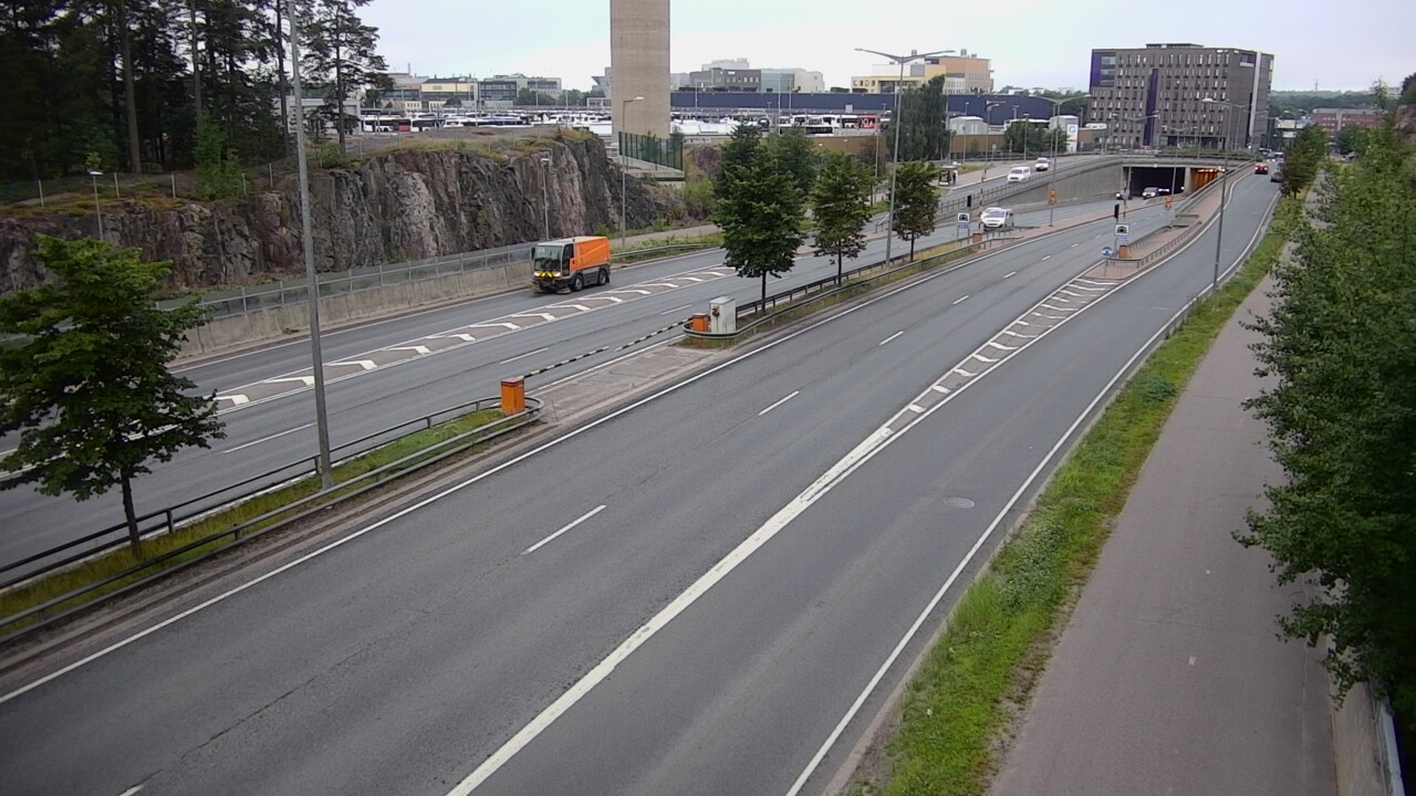 Weather Camera Image Road 100 Helsinki Hakamäentie, Ilmala, Helsinki, Uusimaa