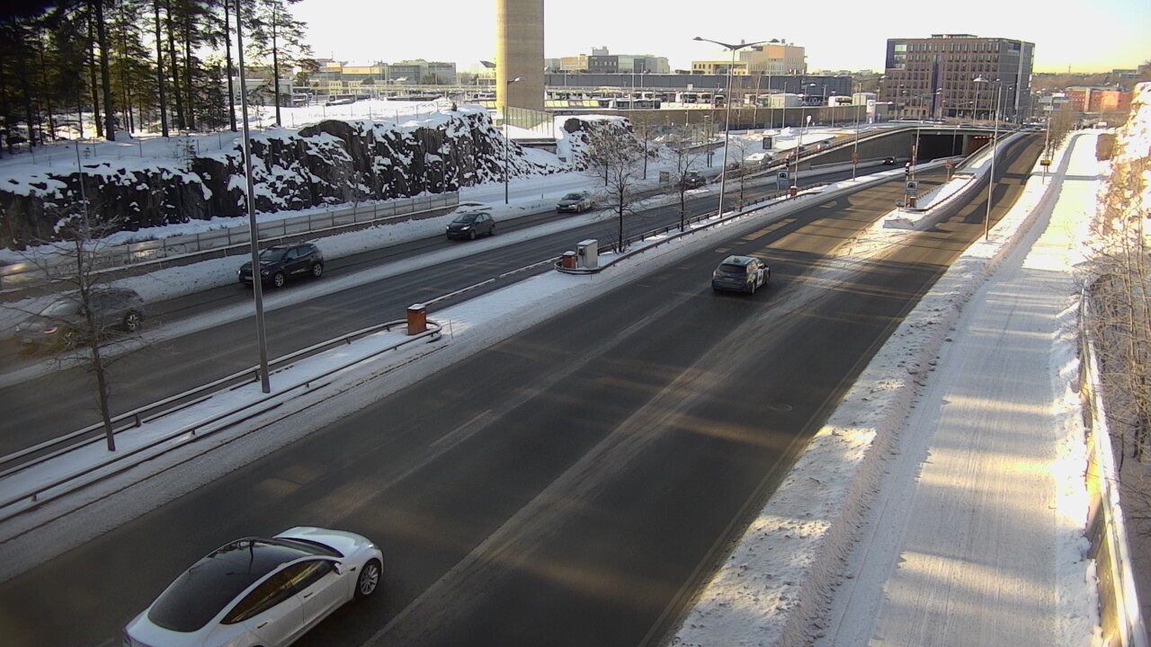 Weather Camera Image Väg 100 Helsingfors Skogsbackavägen, Ilmala, Helsinki, Uusimaa