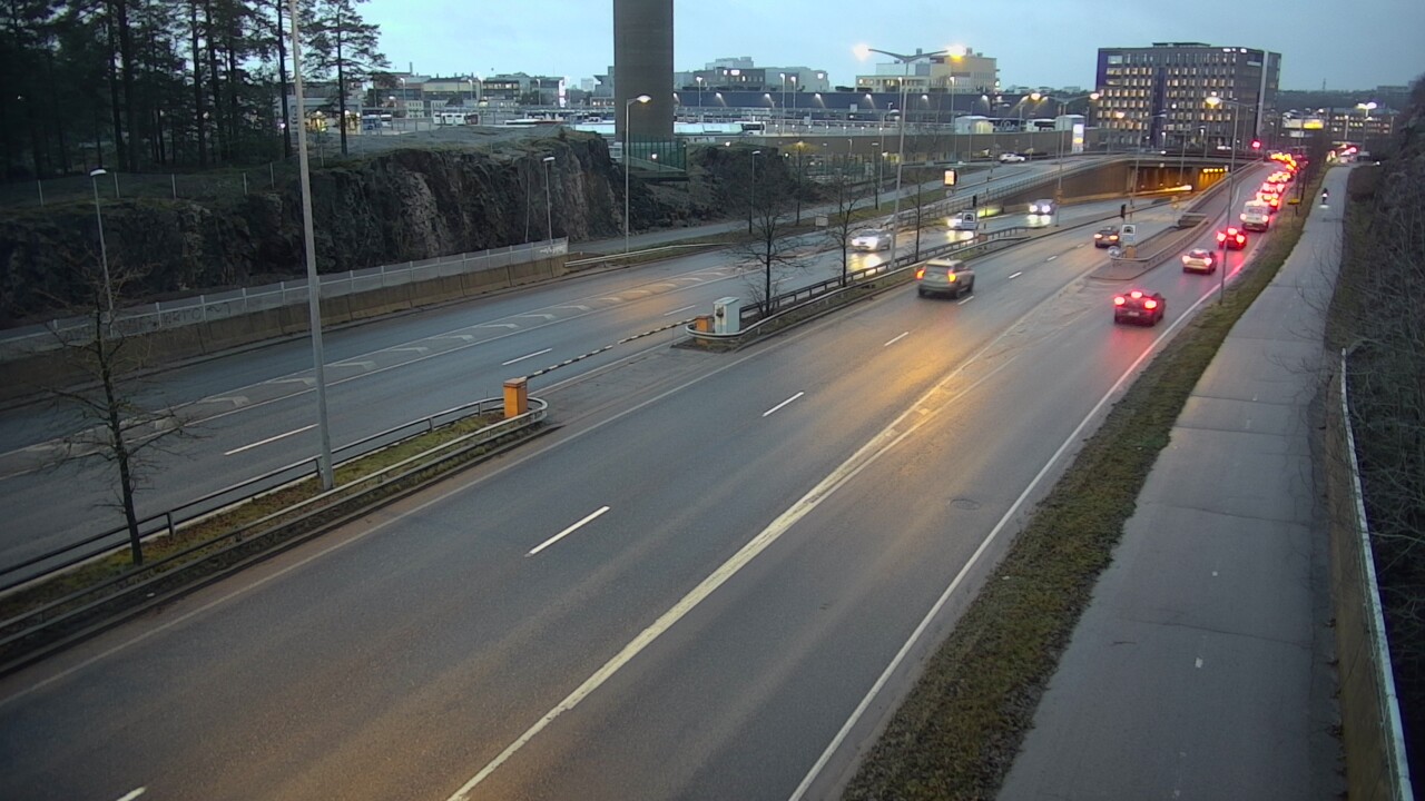 Weather Camera Image Road 100 Helsinki Hakamäentie, Ilmala, Helsinki, Uusimaa