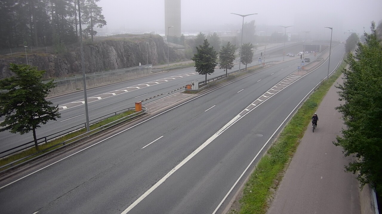 Weather Camera Image Road 100 Helsinki Hakamäentie, Ilmala, Helsinki, Uusimaa