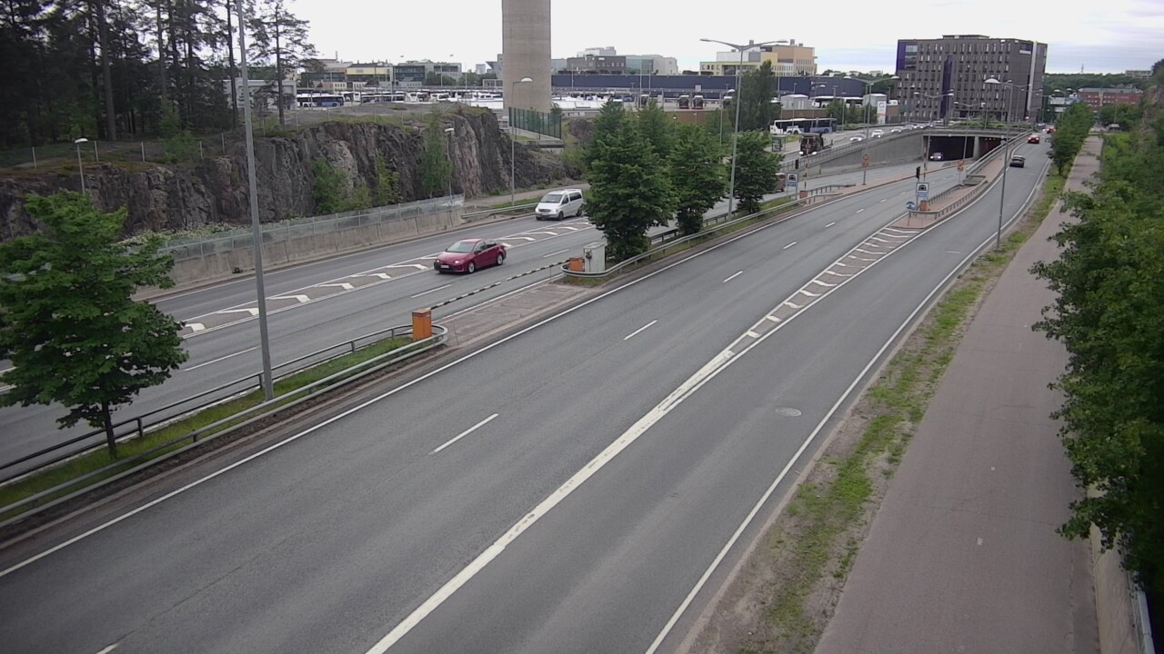 Weather Camera Image Road 100 Helsinki Hakamäentie, Ilmala, Helsinki, Uusimaa