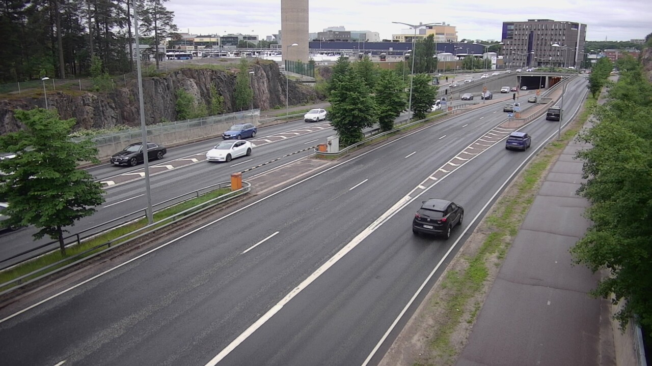 Weather Camera Image Road 100 Helsinki Hakamäentie, Ilmala, Helsinki, Uusimaa