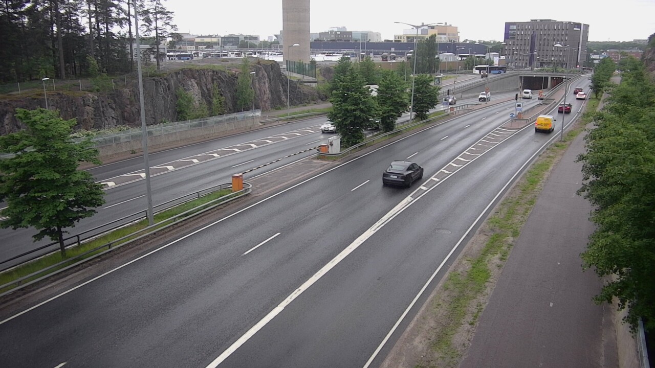 Weather Camera Image Road 100 Helsinki Hakamäentie, Ilmala, Helsinki, Uusimaa