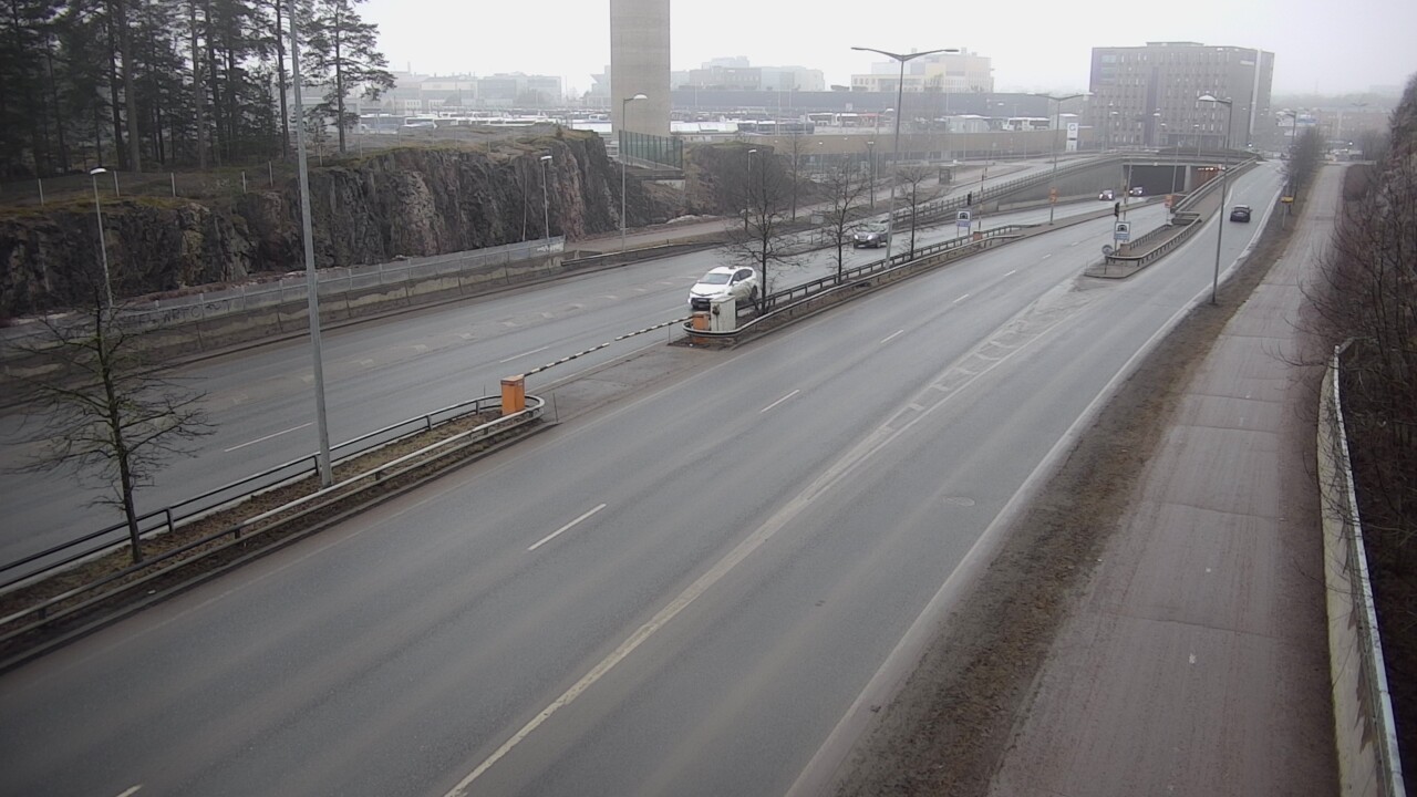 Weather Camera Image Väg 100 Helsingfors Skogsbackavägen, Ilmala, Helsinki, Uusimaa