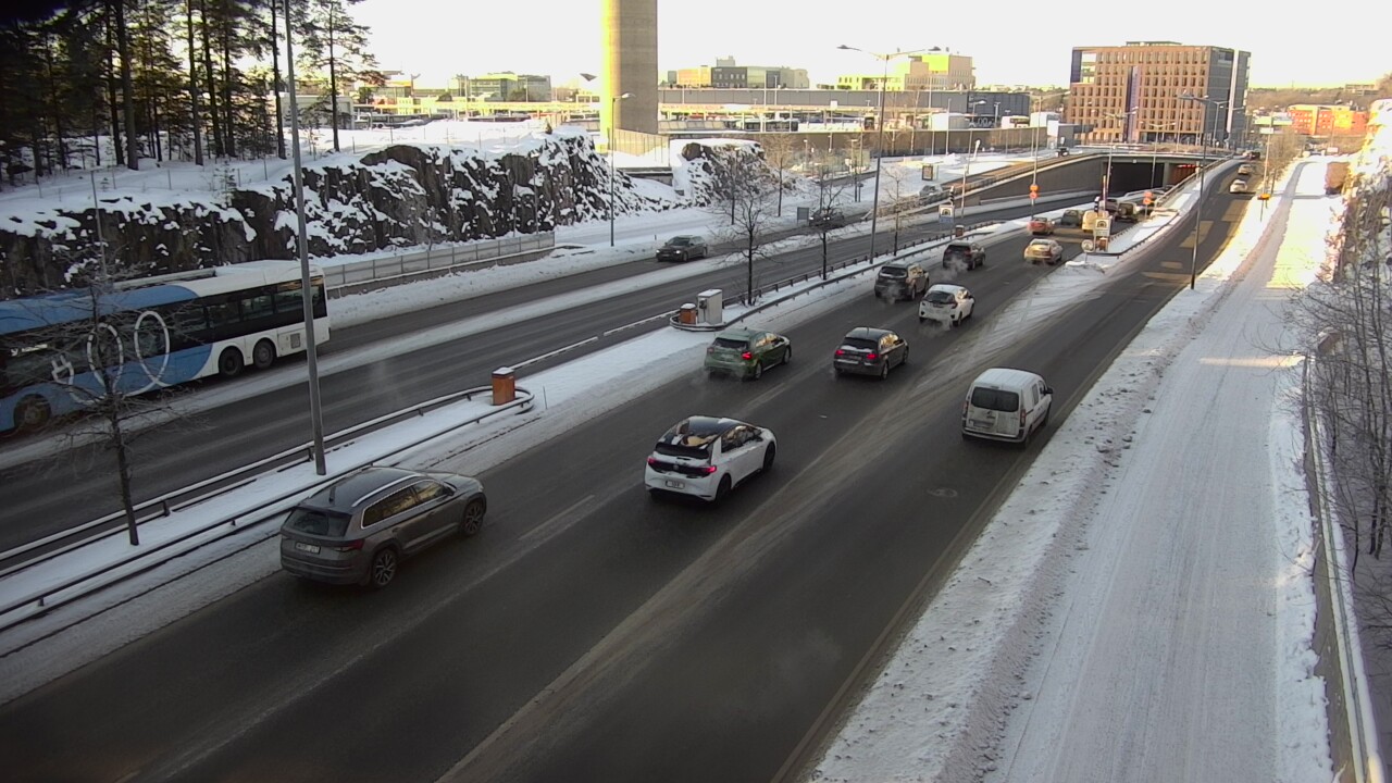 Weather Camera Image Väg 100 Helsingfors Skogsbackavägen, Ilmala, Helsinki, Uusimaa