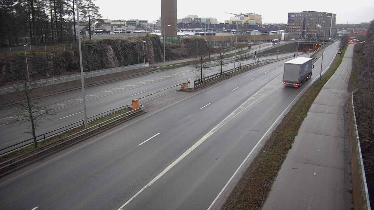 Weather Camera Image Road 100 Helsinki Hakamäentie, Ilmala, Helsinki, Uusimaa