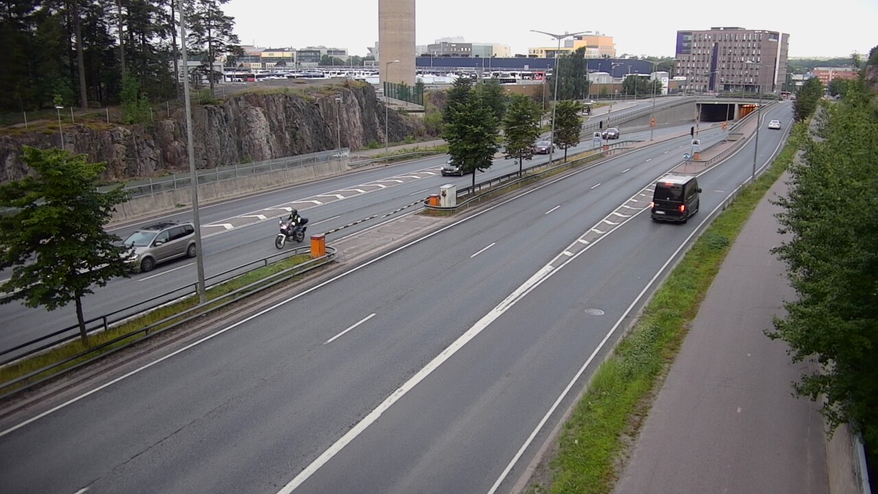 Weather Camera Image Road 100 Helsinki Hakamäentie, Ilmala, Helsinki, Uusimaa