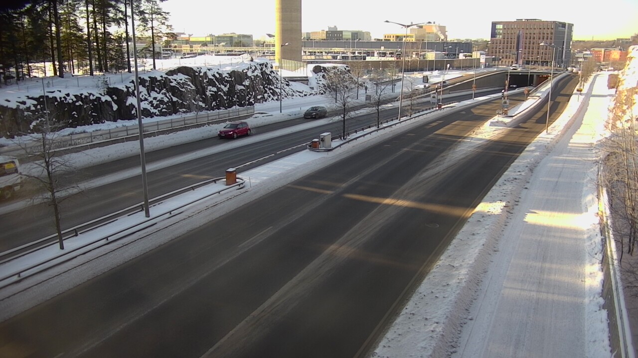 Weather Camera Image Väg 100 Helsingfors Skogsbackavägen, Ilmala, Helsinki, Uusimaa