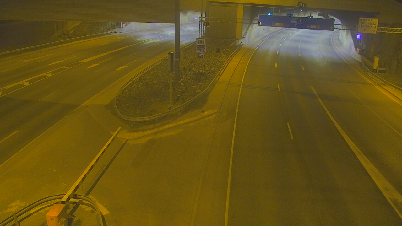 Weather Camera Image Road 101 Mestarintunneli, puomi, Espoo, Uusimaa