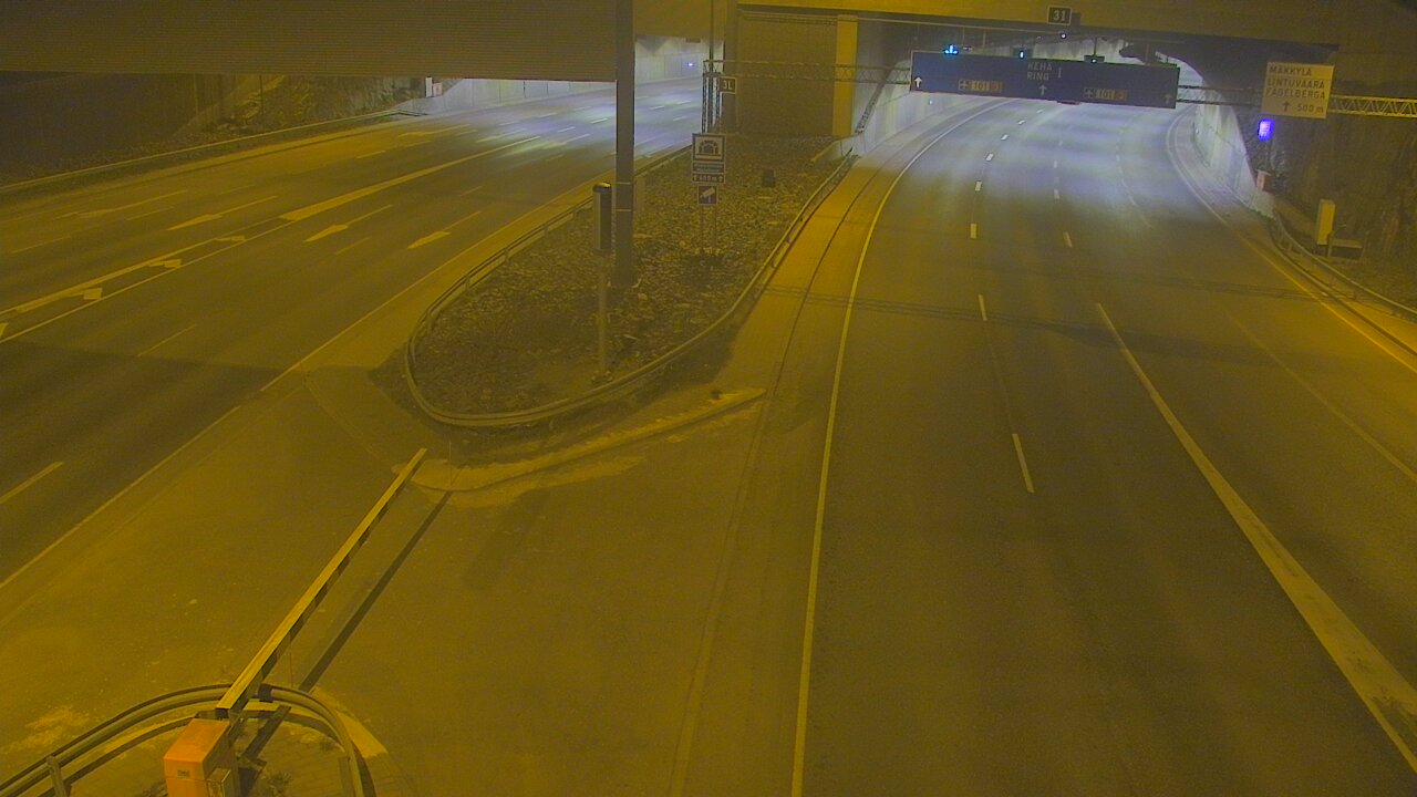 Weather Camera Image Road 101 Mestarintunneli, puomi, Espoo, Uusimaa