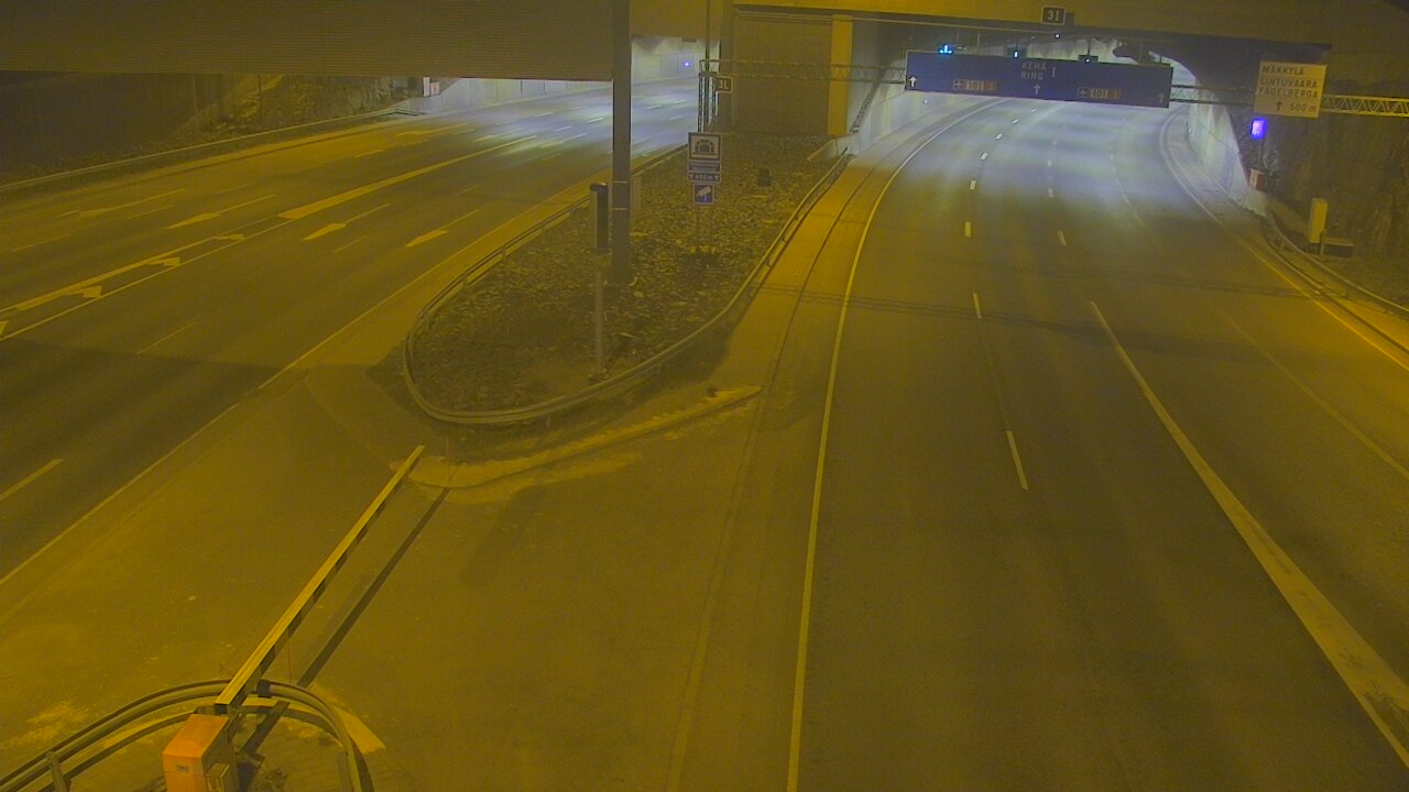 Weather Camera Image Road 101 Mestarintunneli, puomi, Espoo, Uusimaa