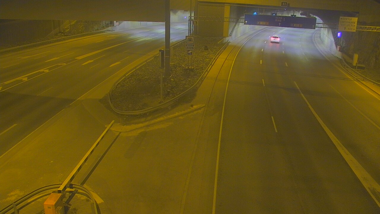 Weather Camera Image Road 101 Mestarintunneli, puomi, Espoo, Uusimaa