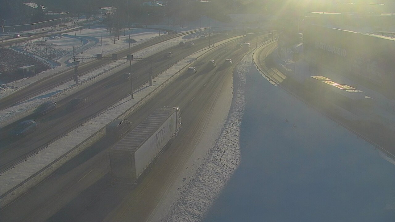 Weather Camera Image Road 101 Espoo LRamppi, Espoo, Uusimaa