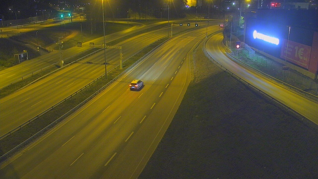 Weather Camera Image Road 101 Espoo LRamppi, Espoo, Uusimaa