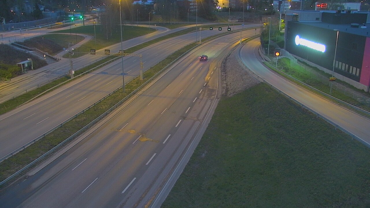 Weather Camera Image Road 101 Espoo LRamppi, Espoo, Uusimaa