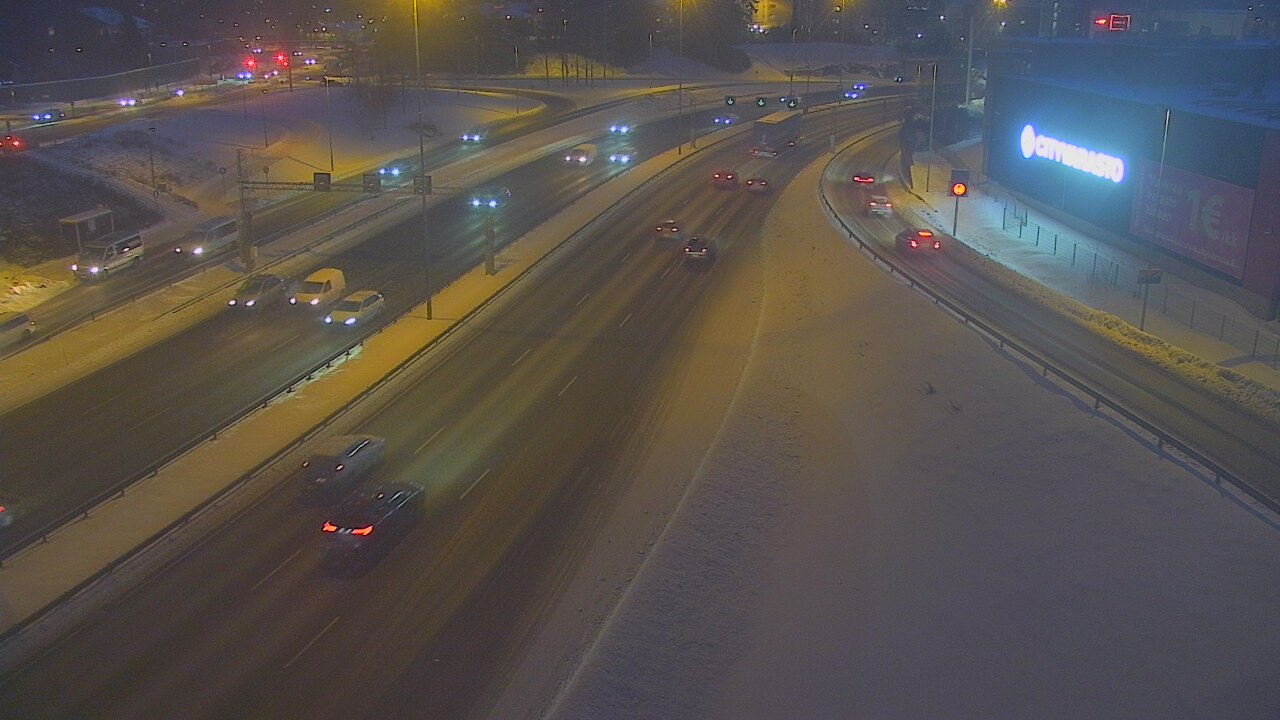 Weather Camera Image Road 101 Espoo LRamppi, Espoo, Uusimaa