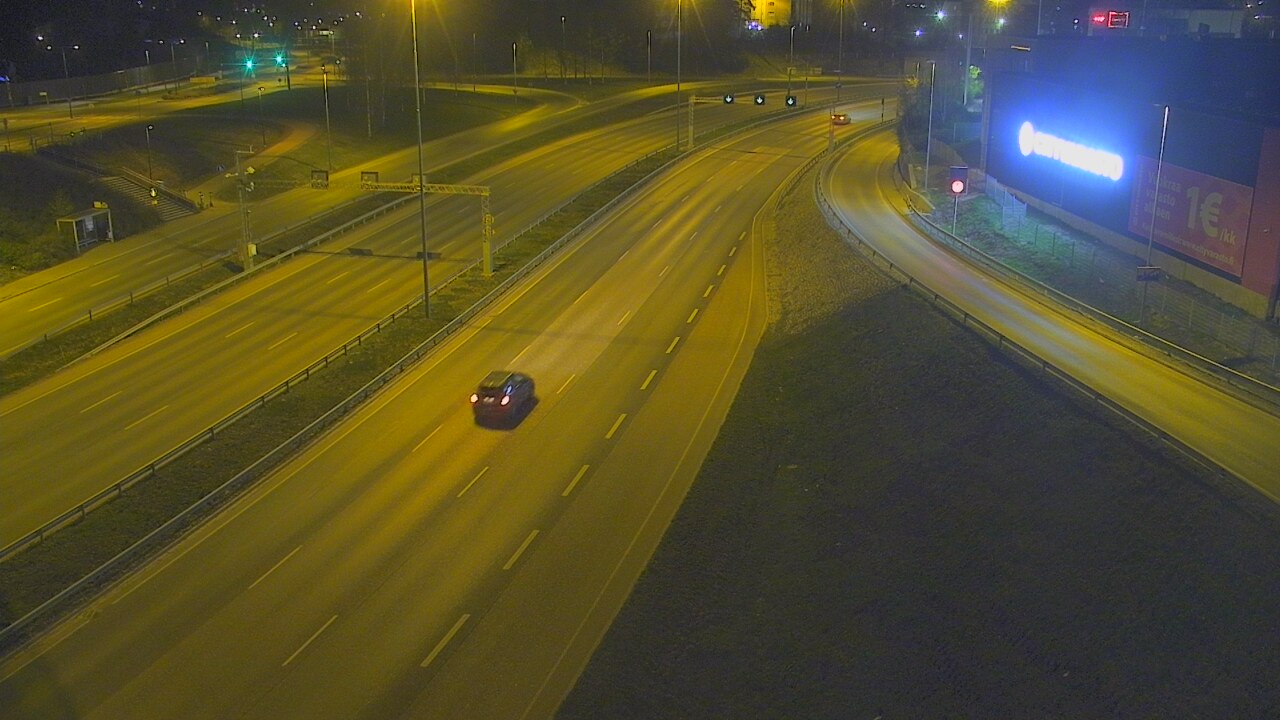 Weather Camera Image Road 101 Espoo LRamppi, Espoo, Uusimaa