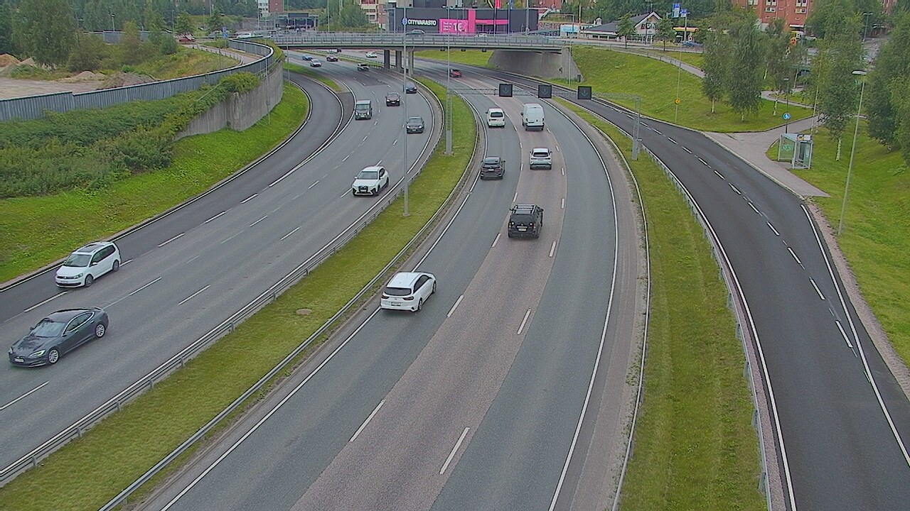 Weather Camera Image Road 101 Espoo Lintuvaara, Espoo, Uusimaa