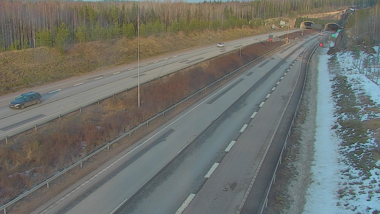 Weather Camera Image Väg 7 Lovisa Marnadsbacken , bom, väst, Loviisa, Uusimaa