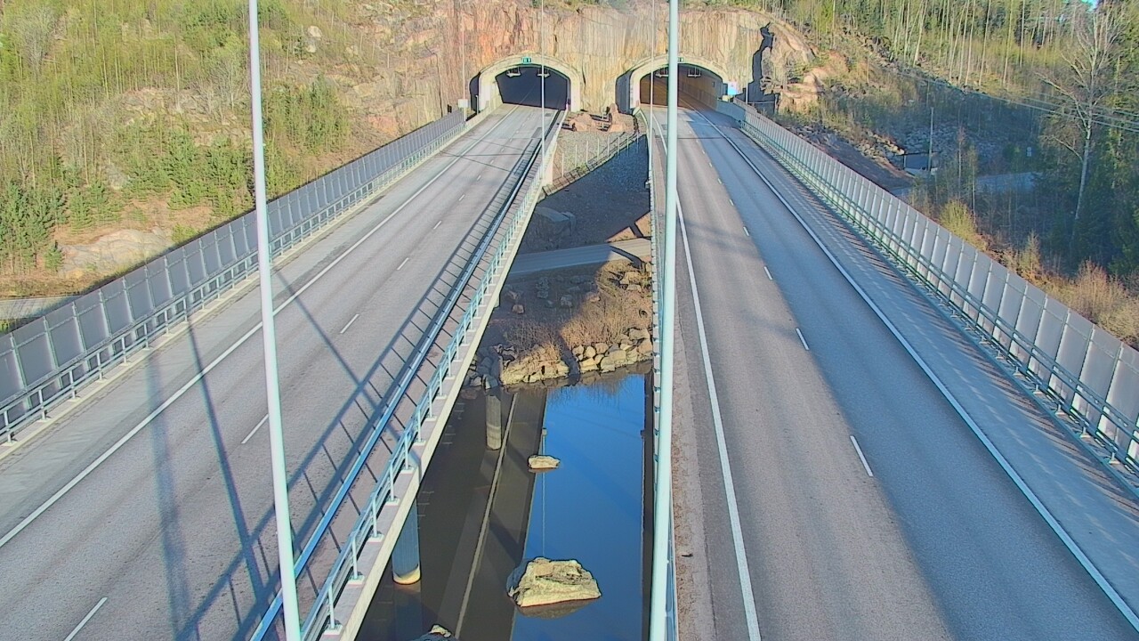 Weather Camera Image Väg 7 Pyttis Marnadsbacken, suuaukko, öst, Pyhtää, Kymenlaakso